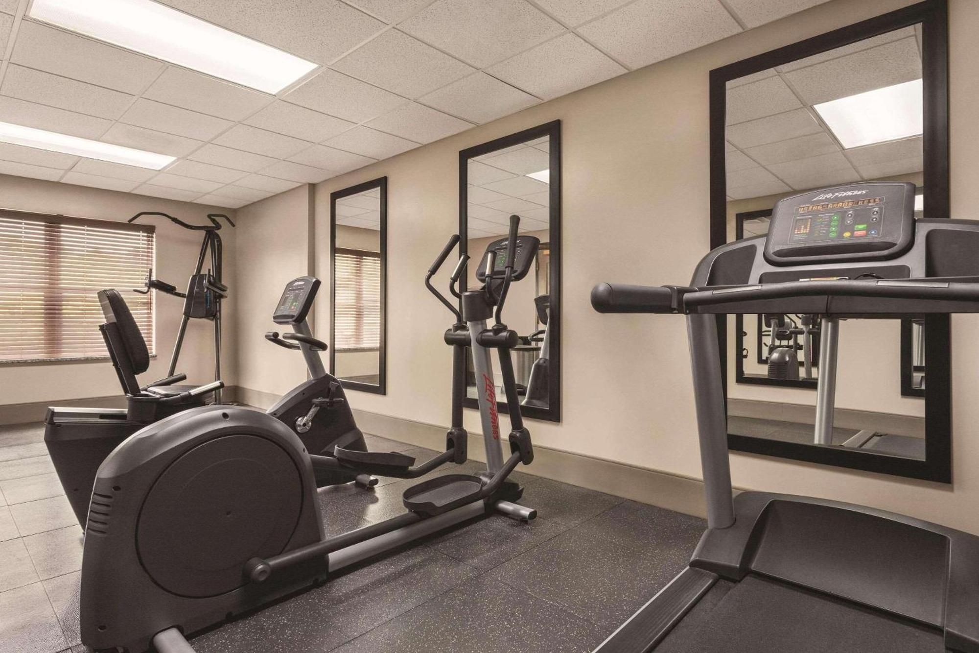 Country Inn & Suites By Radisson, Nashville Airport East, Tn Eksteriør billede