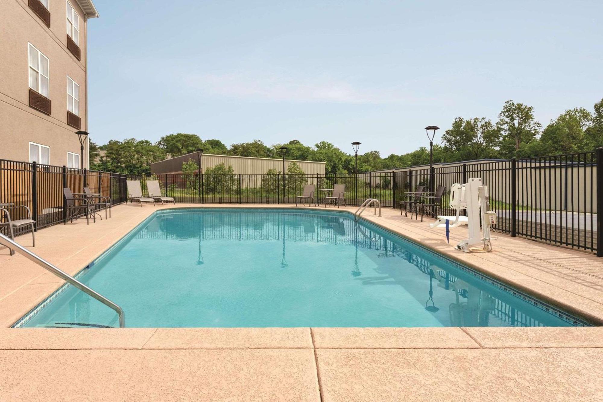 Country Inn & Suites By Radisson, Nashville Airport East, Tn Eksteriør billede