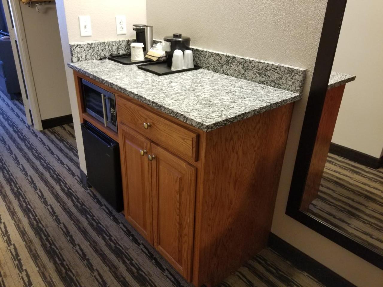 Country Inn & Suites By Radisson, Nashville Airport East, Tn Eksteriør billede